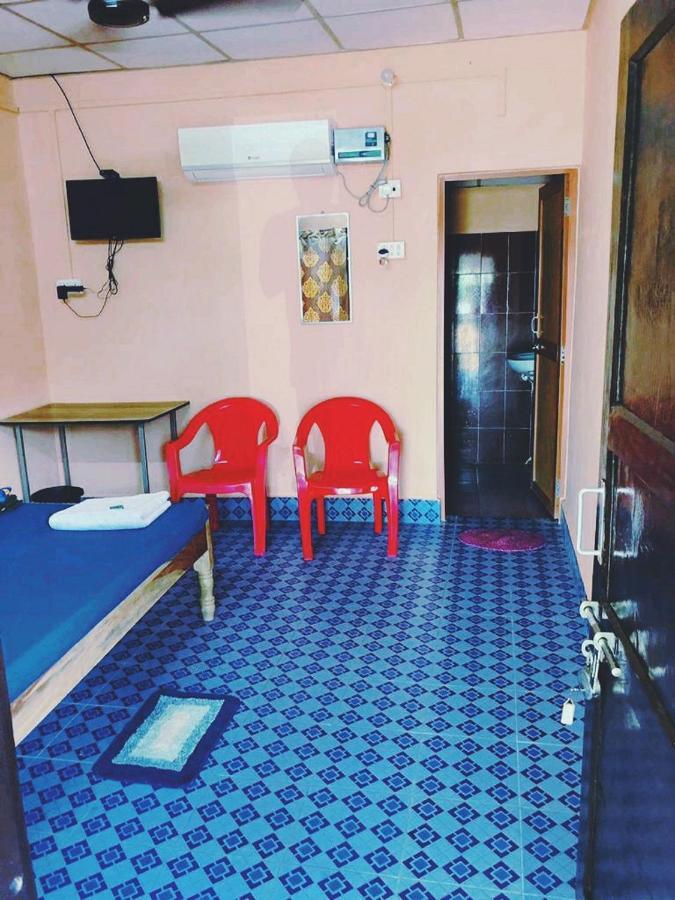 Blue Bird Residency Hotell Lakshmanpur Rum bild